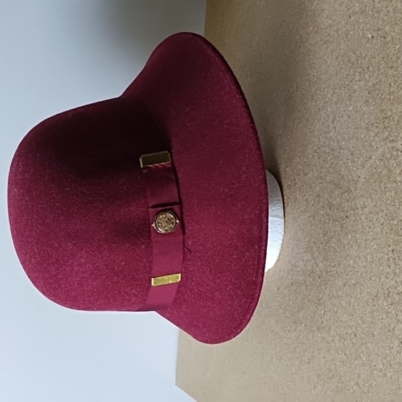 Vince Camuto Hat - Picture 2 of 7